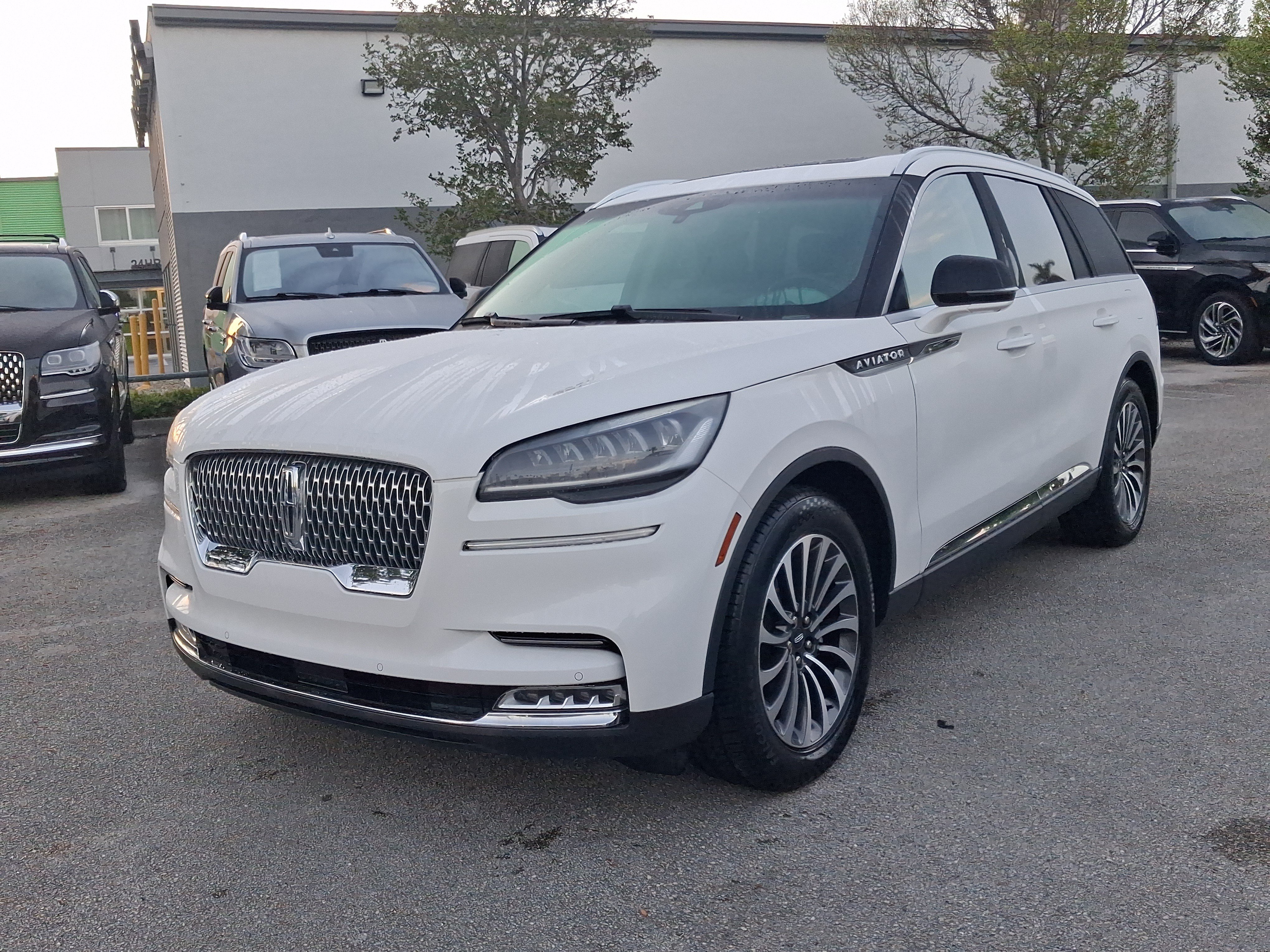 Certified 2021 Lincoln Aviator Reserve w/ Elements Package Plus RWD image 2