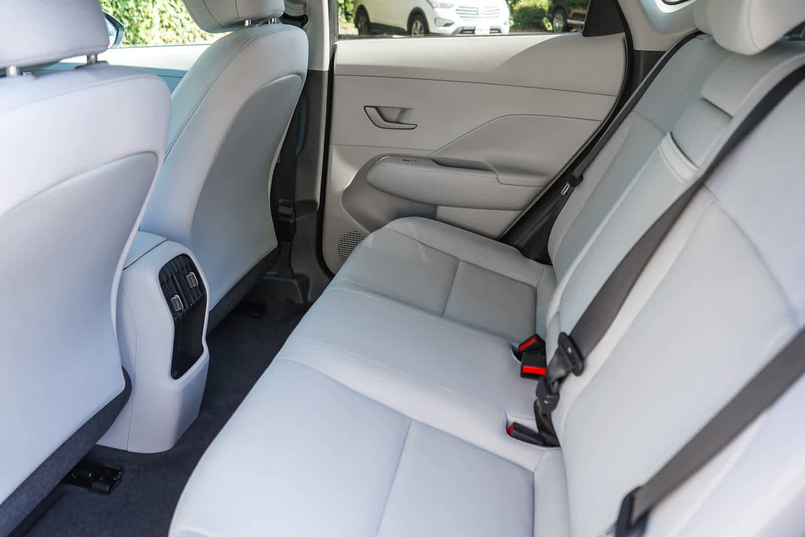 Used 2024 Hyundai Kona SEL FWD image 9