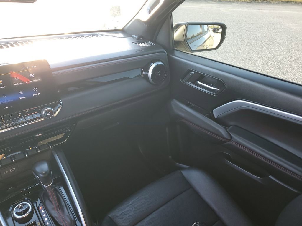 Used 2023 Chevrolet Colorado Z71 w/ Z71 Convenience Package 2 image 11