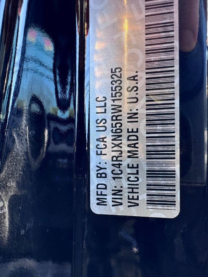 Used 2024 Jeep Wrangler Unlimited image 9