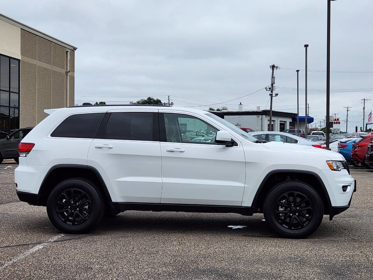 Used 2022 Jeep Grand Cherokee Laredo E image 11