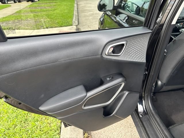 Used 2025 Kia Soul FWD image 19