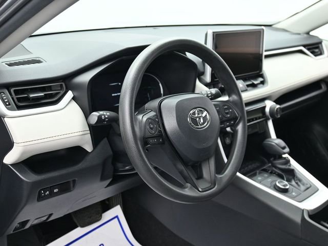 Used 2024 Toyota RAV4 XLE image 15