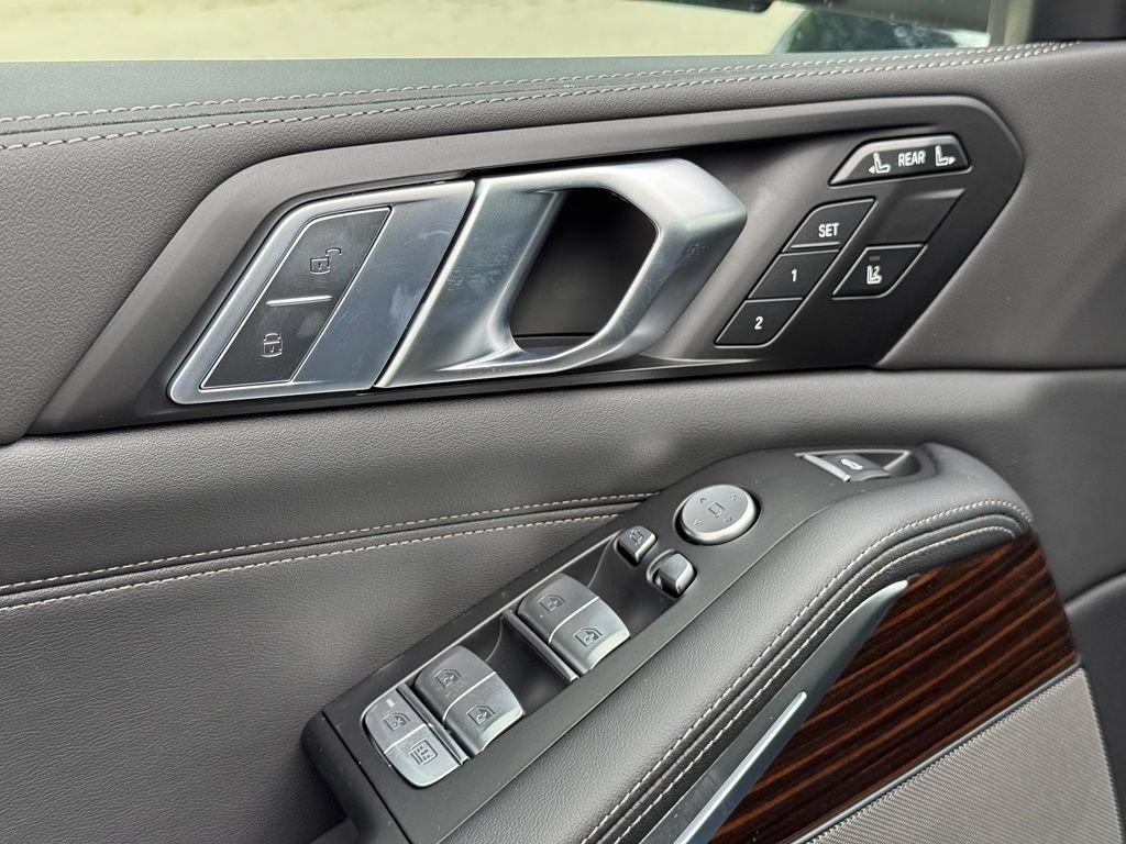 New 2027 BMW X7 xDrive40i AWD/4WD image 13