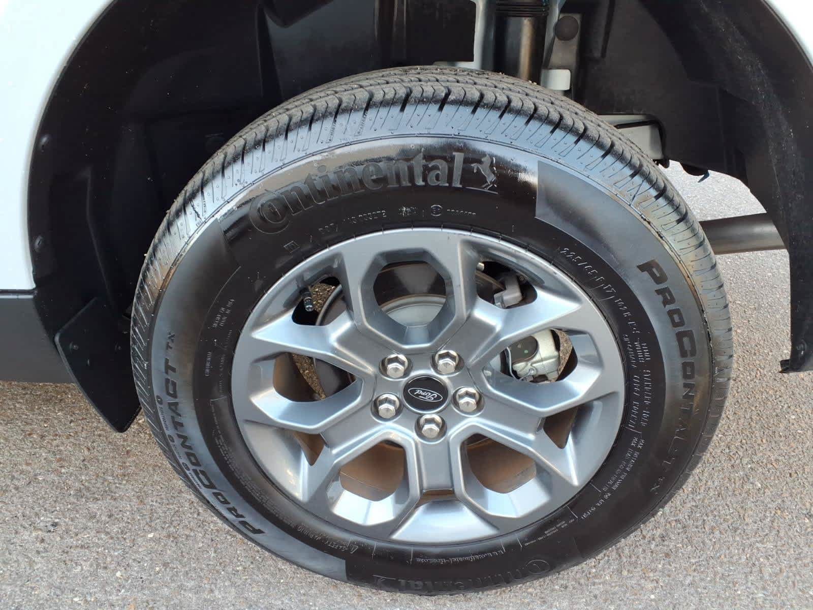 Used 2025 Ford Maverick XLT w/ Equipment Group 302A AWD/4WD image 8