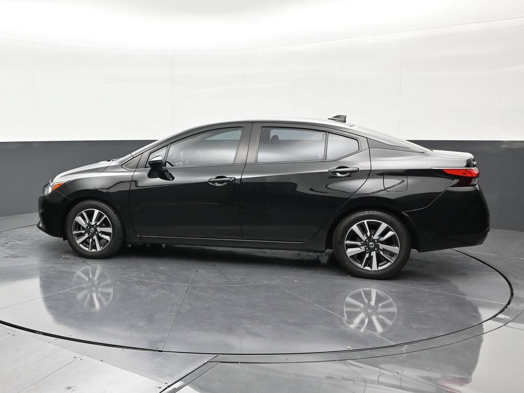Used 2021 Nissan Versa SV FWD image 2