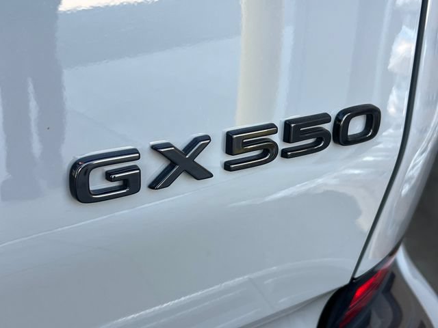 Used 2025 Lexus GX 550 w/ Accessory Package (32) AWD/4WD image 22