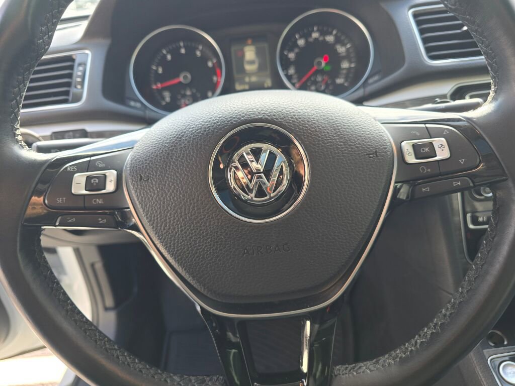 Used 2017 Volkswagen Passat 1.8T SE image 23