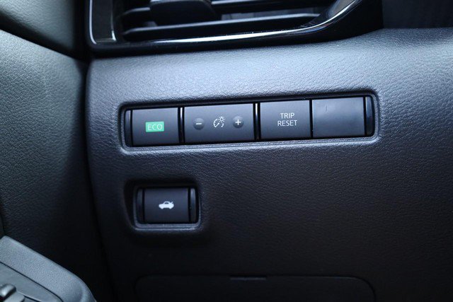 Certified 2025 Nissan Sentra SV FWD image 18