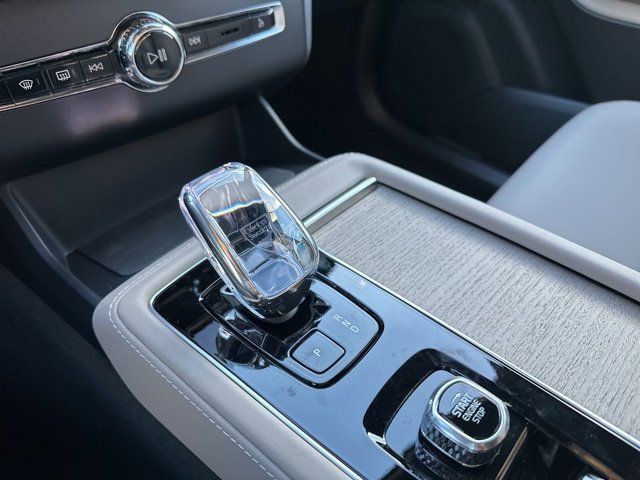 New 2026 Volvo XC90 B6 Plus w/ Protection Package Premier image 14