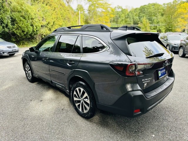 Used 2025 Subaru Outback Premium image 8