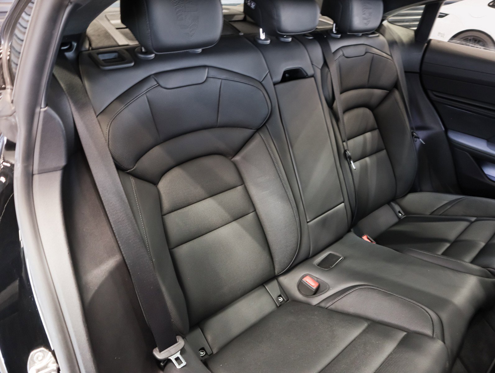 Used 2021 Porsche Taycan Turbo image 6