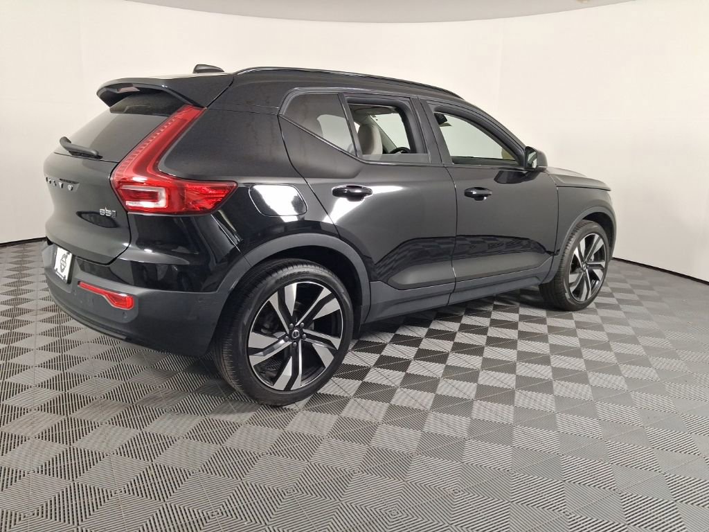 Certified 2023 Volvo XC40 B5 Plus w/ Climate Package AWD/4WD image 9