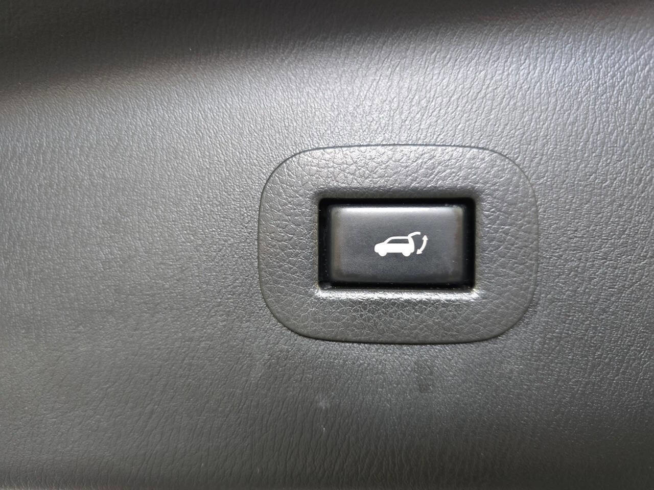 Used 2018 Nissan Armada Platinum w/ Captain Seat Package image 36