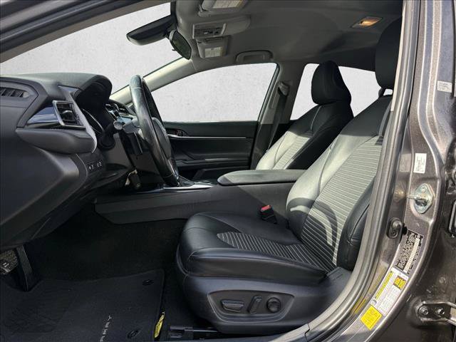 Used 2020 Toyota Camry SE w/ Carpet Mat Package FWD image 10