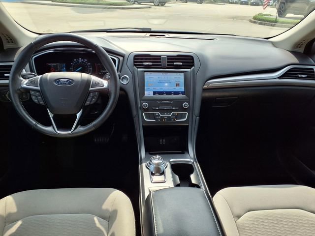 Used 2020 Ford Fusion SE w/ Equipment Group 151A FWD image 5
