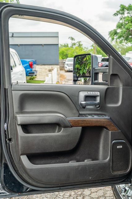 Used 2017 GMC Sierra 2500 Denali w/ Duramax Plus Package image 16