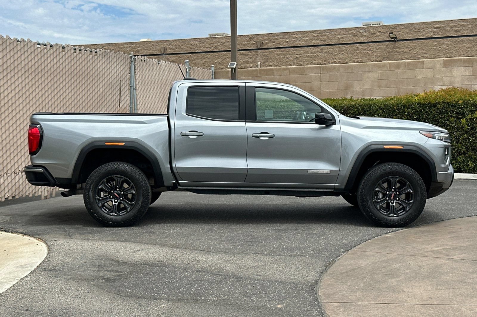 Used 2025 GMC Canyon Elevation RWD image 3