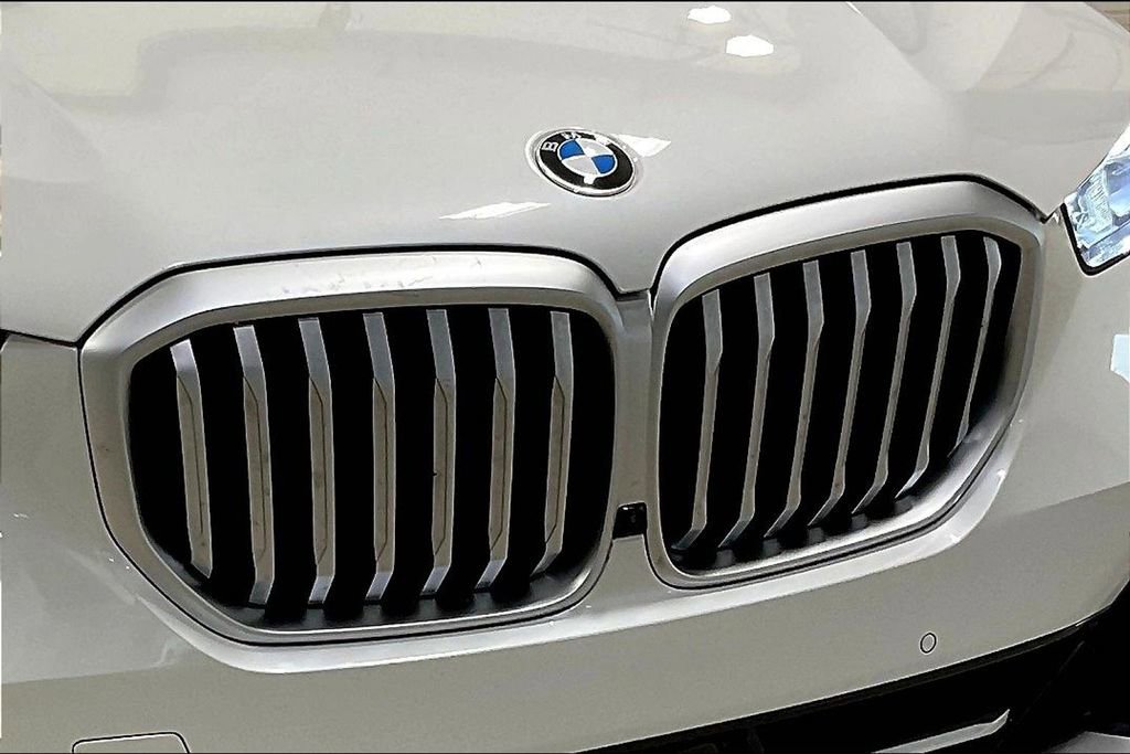 Used 2025 BMW X5 xDrive40i w/ Climate Comfort Package AWD/4WD image 33