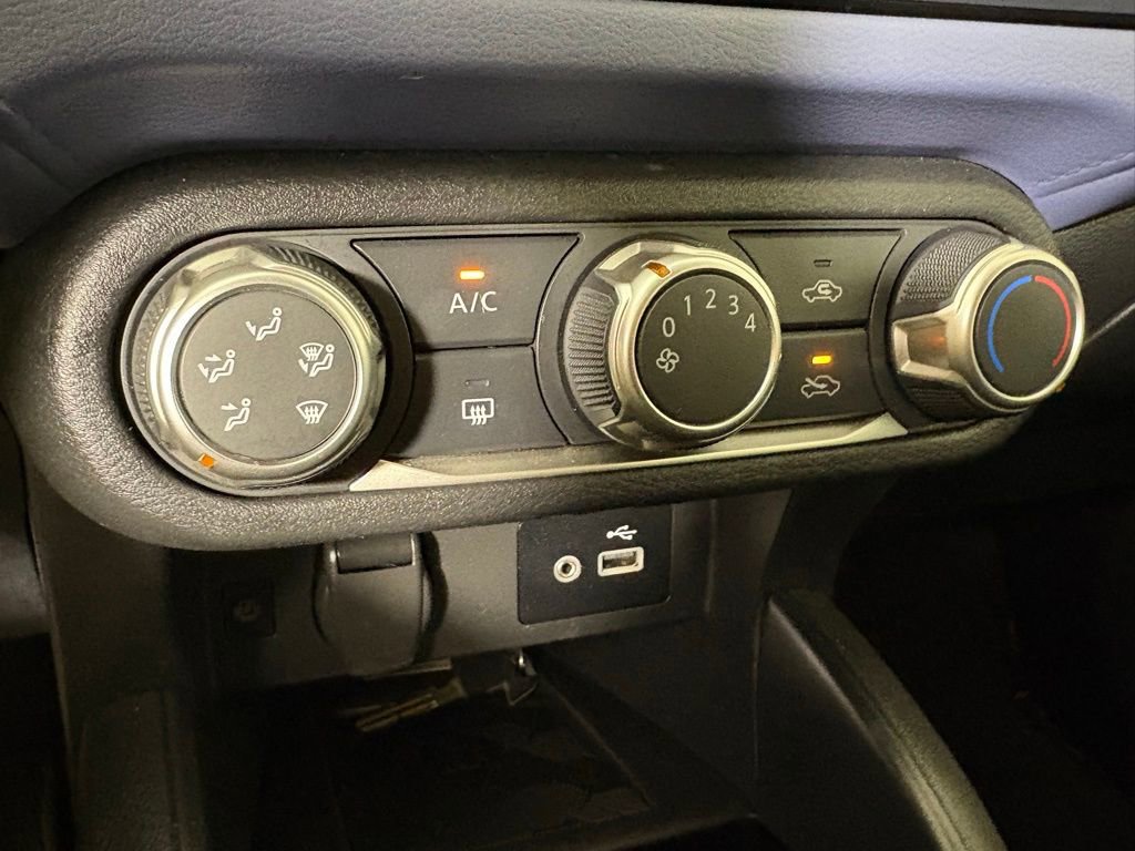 Used 2023 Nissan Versa SV image 29