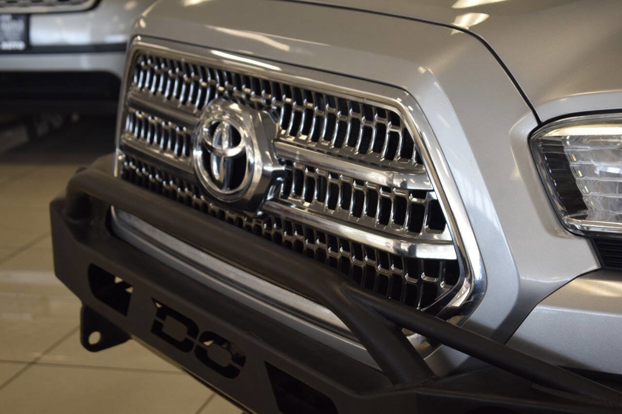 Used 2017 Toyota Tacoma TRD Off-Road image 11