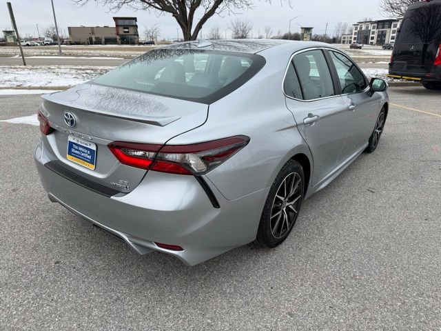 Used 2024 Toyota Camry SE image 4