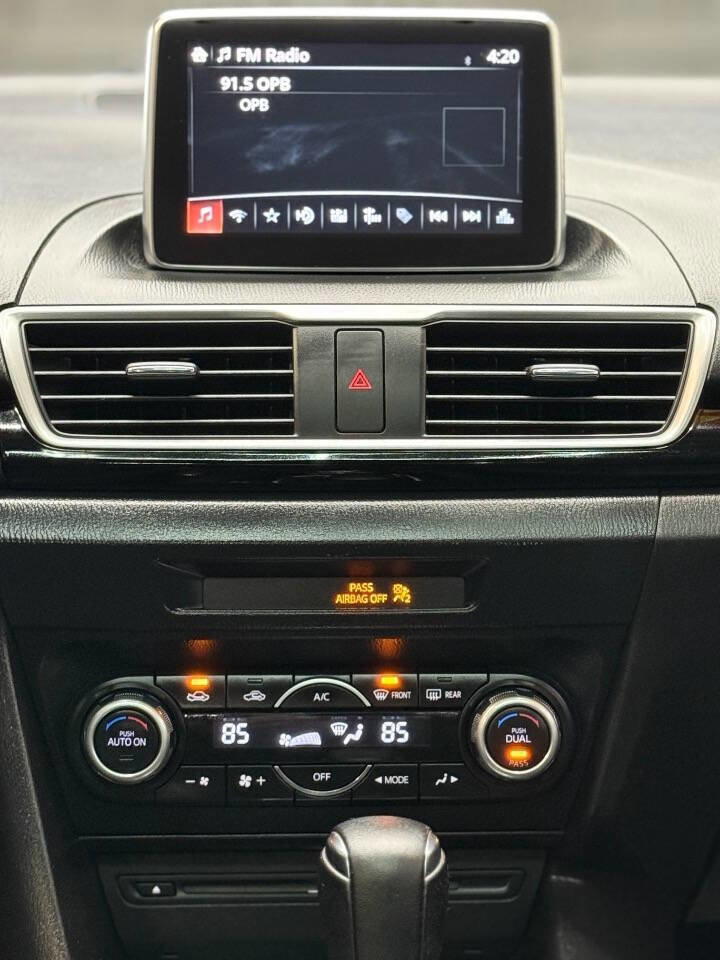 Used 2015 MAZDA MAZDA3 i Touring w/ Technology Package image 16