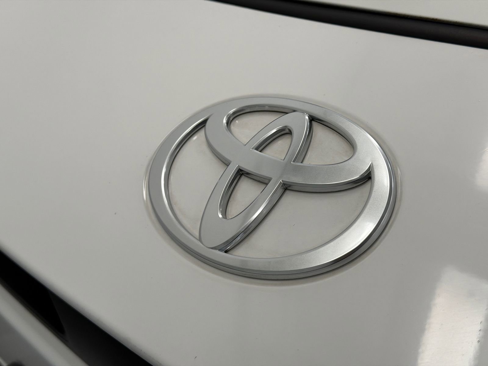 Used 2025 Toyota Camry SE image 12