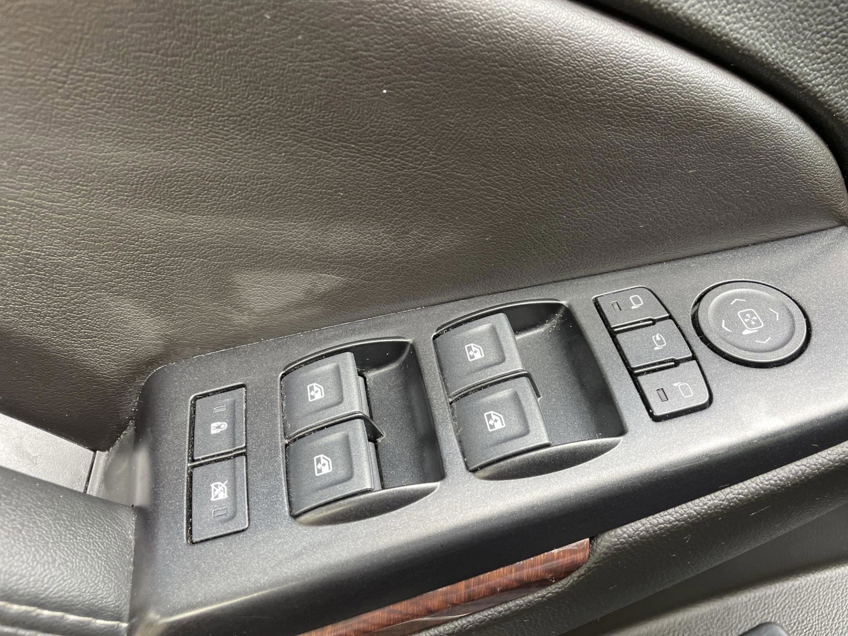 Used 2019 GMC Yukon SLT image 17