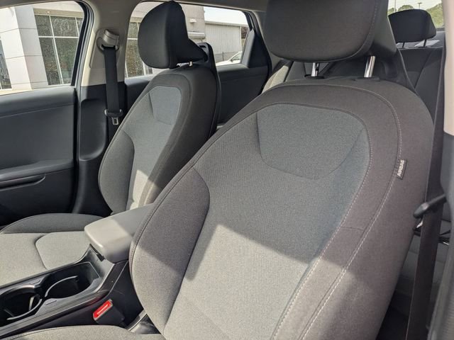 Used 2025 Kia K4 LXS image 15