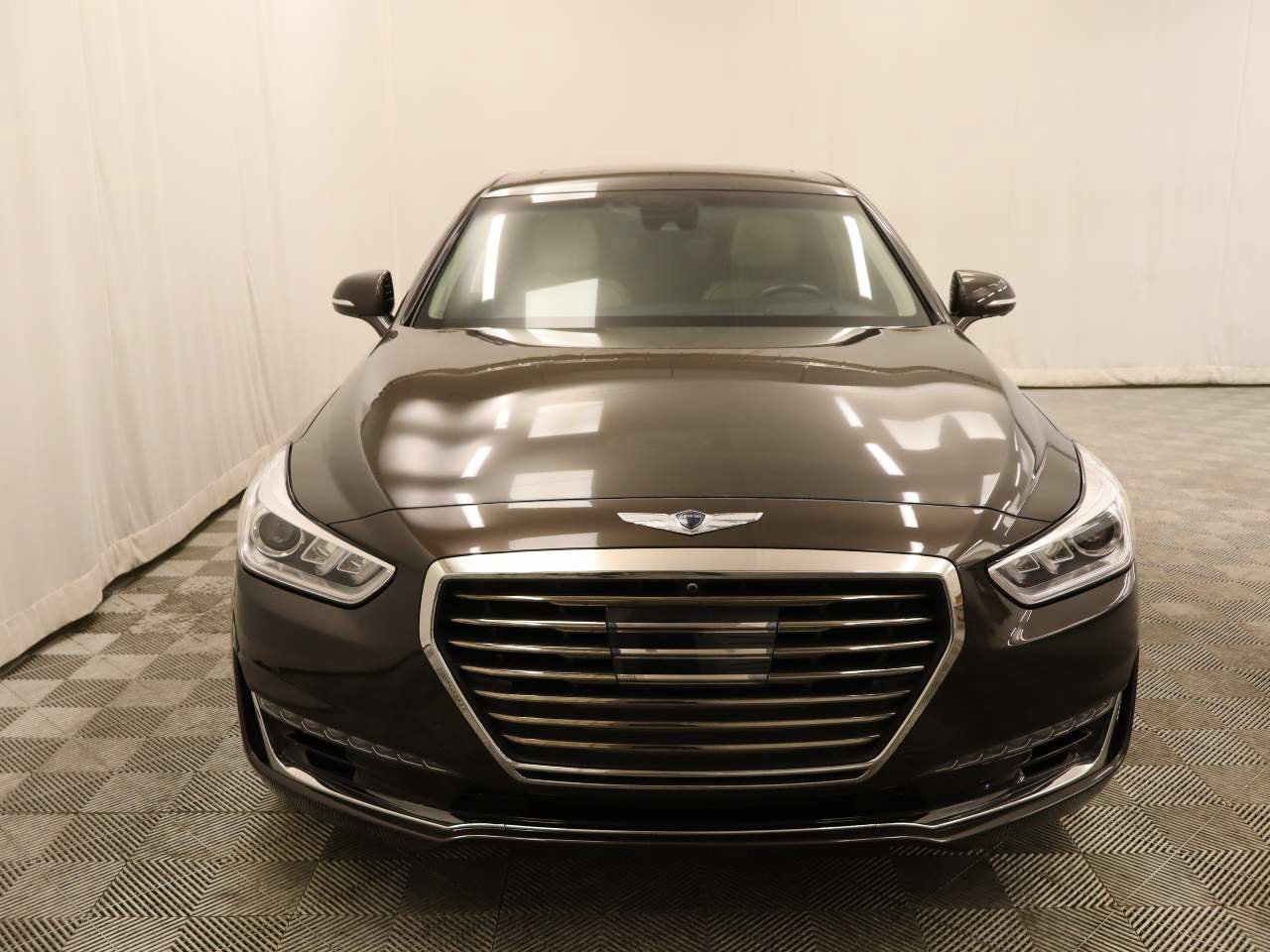 Used 2017 Genesis G90 5.0 Ultimate RWD image 4