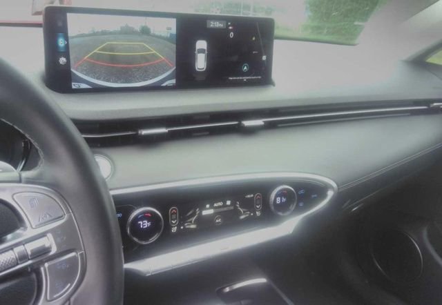 Used 2025 Genesis GV70 2.5T image 6