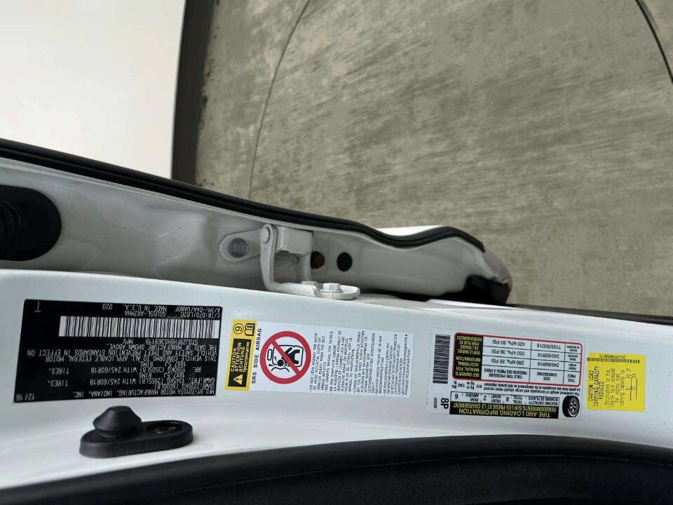 Used 2017 Toyota Highlander XLE image 31