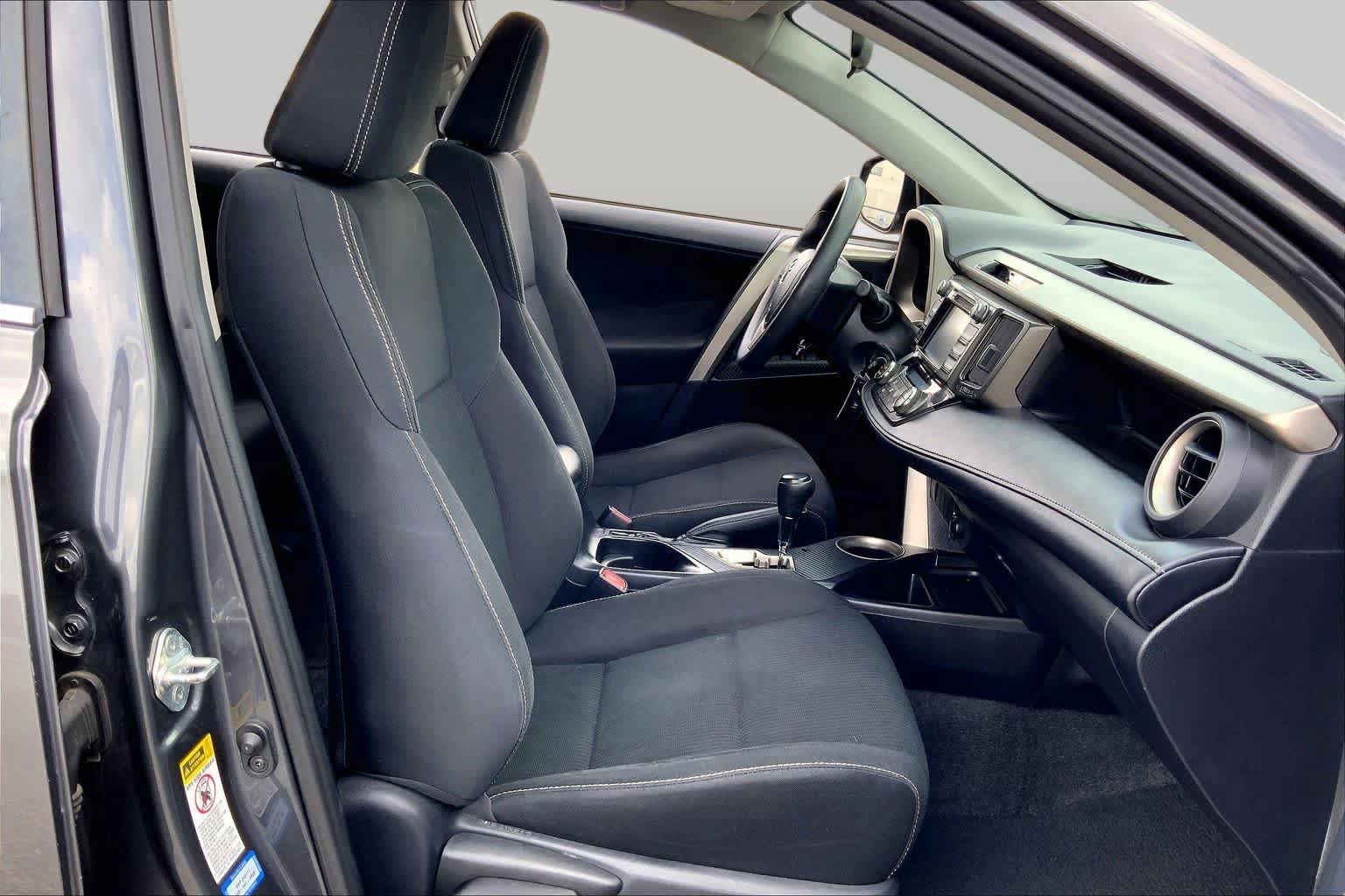 Used 2013 Toyota RAV4 XLE FWD image 9