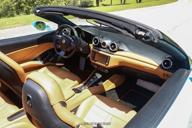 Used 2015 Ferrari California T RWD image 62