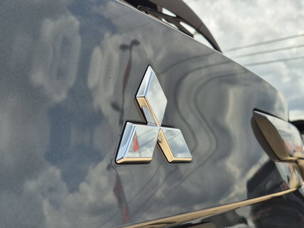 Used 2025 Mitsubishi Outlander SE AWD/4WD image 12