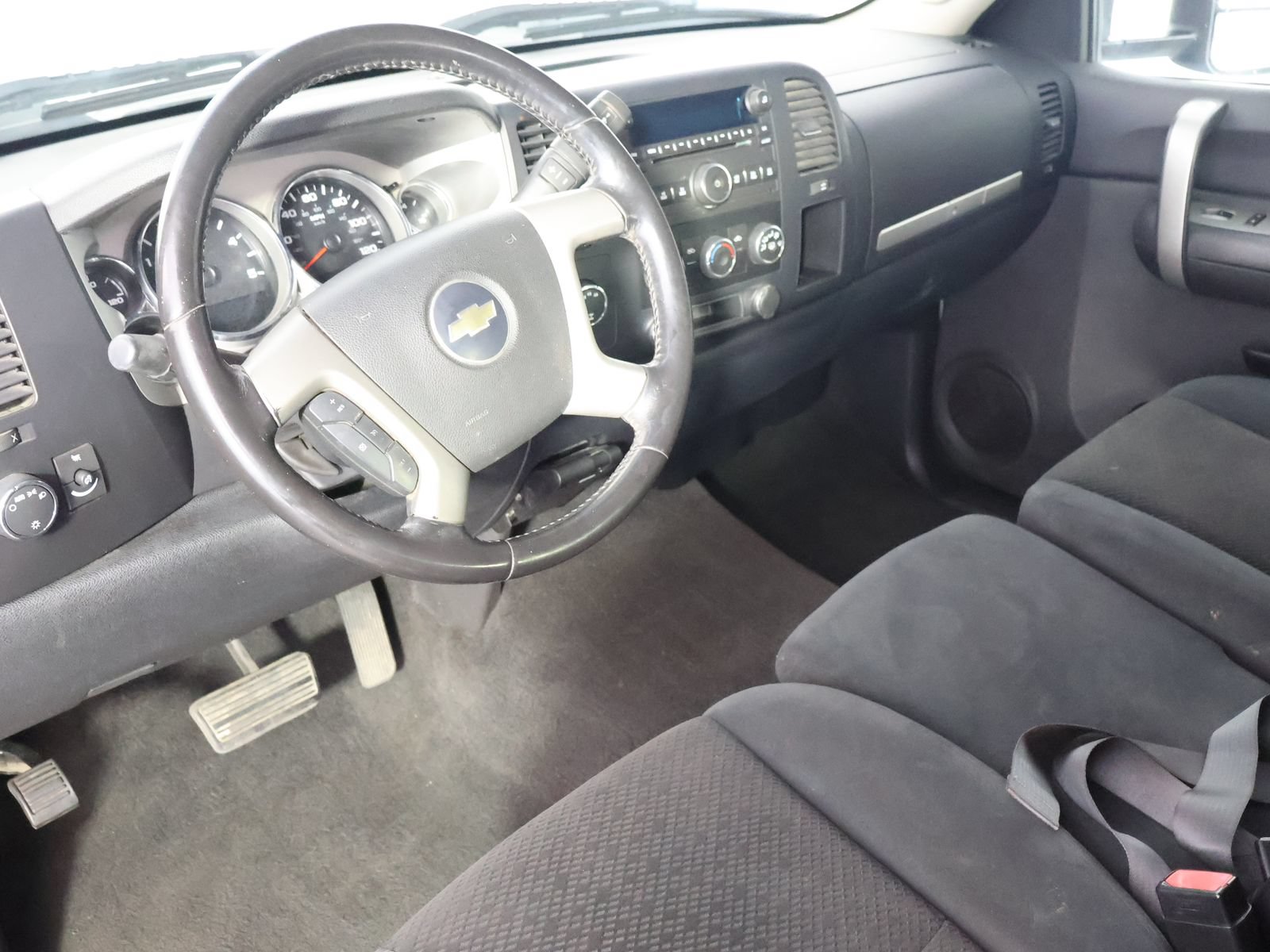 Used 2007 Chevrolet Silverado 2500 LT AWD/4WD image 24