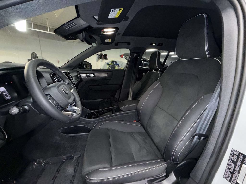 Used 2024 Volvo XC40 Recharge Ultimate w/ Protection Package Premier AWD/4WD image 2