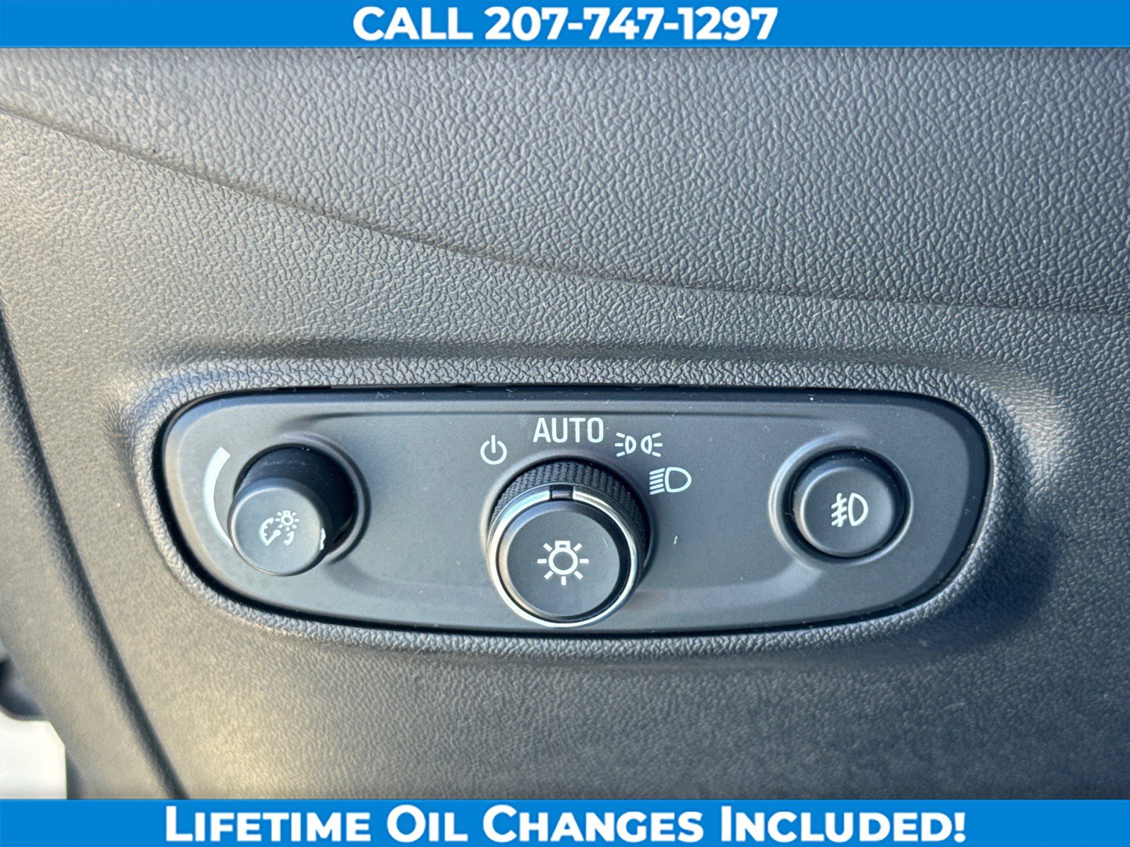 Used 2020 Chevrolet Equinox LT w/ Driver Convenience Package FWD image 17