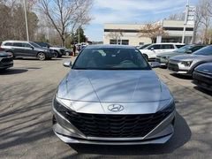 Used 2023 Hyundai Elantra SEL image 1