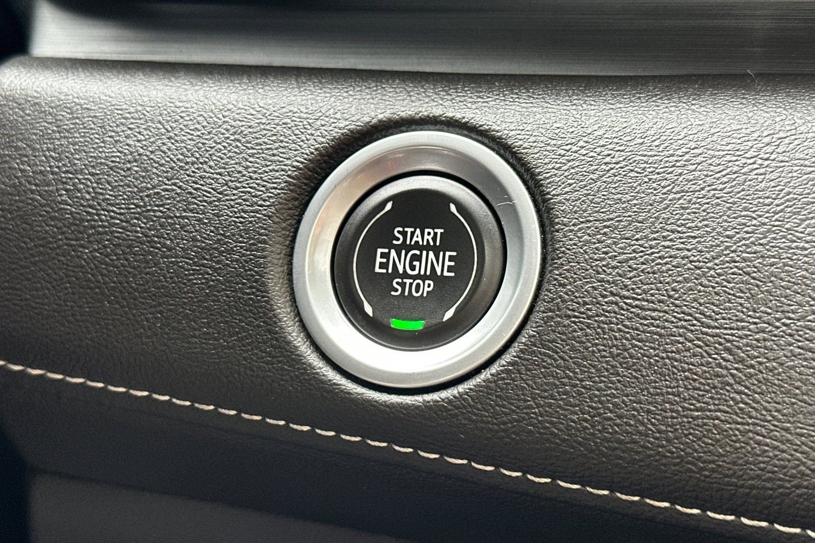 Certified 2021 Cadillac Escalade Premium Luxury RWD image 31