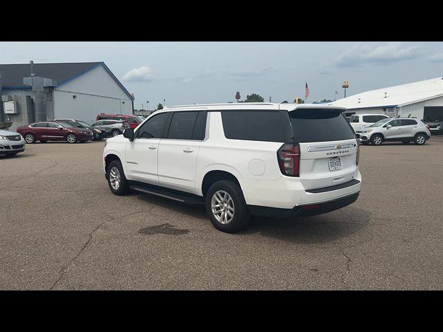 Used 2022 Chevrolet Suburban LT AWD/4WD image 6