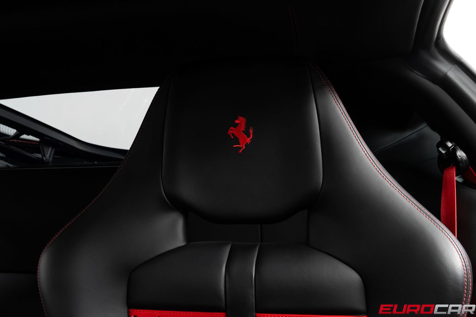 Used 2019 Ferrari 488 Pista Coupe RWD image 46