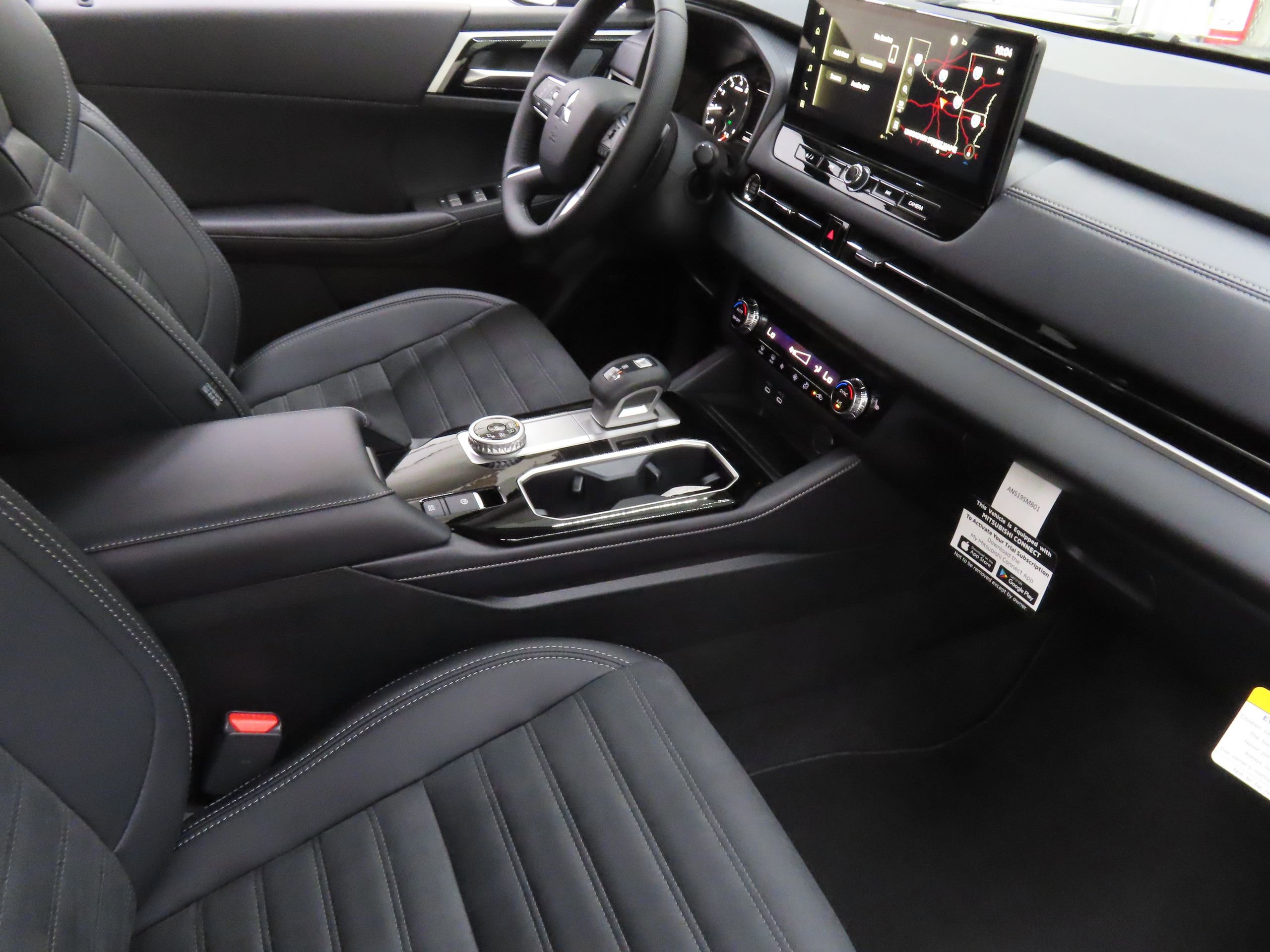 New 2025 Mitsubishi Outlander SE image 24