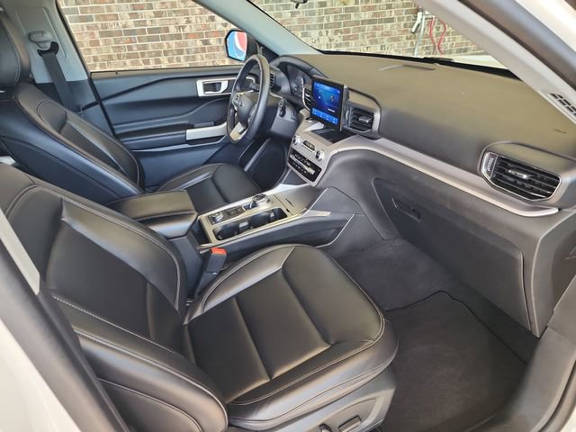 Used 2023 Ford Explorer XLT w/ Equipment Group 202A image 12