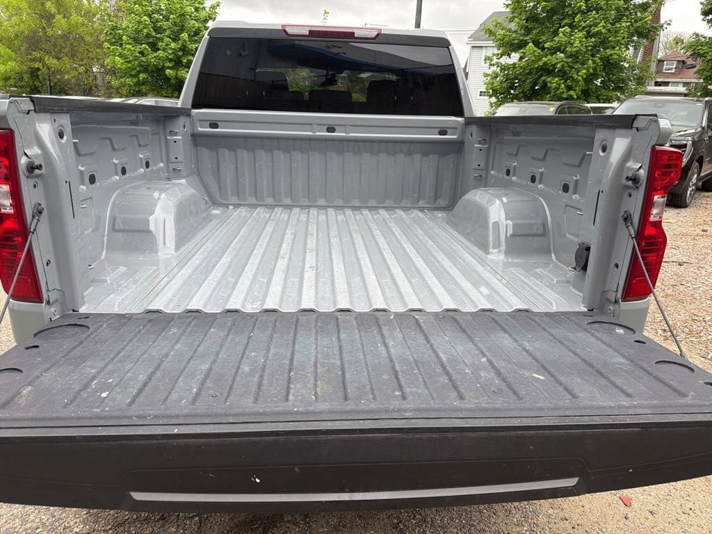 Used 2024 Chevrolet Silverado 1500 LT AWD/4WD image 6