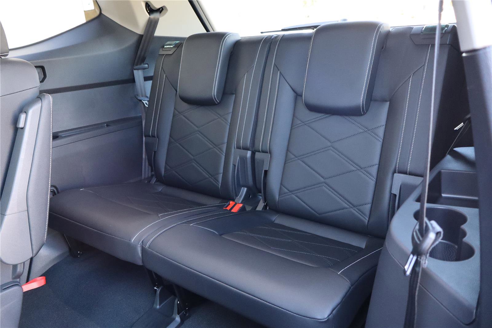 New 2026 Volkswagen Atlas SE image 25