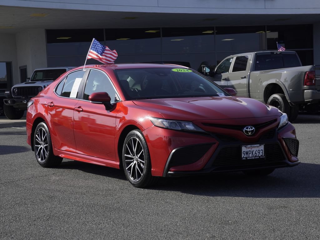 Used 2024 Toyota Camry SE FWD video 2