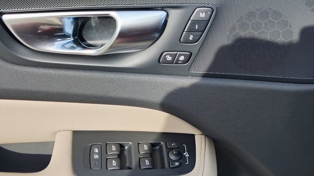 New 2026 Volvo XC60 B5 Plus w/ Protection Package Premier image 9