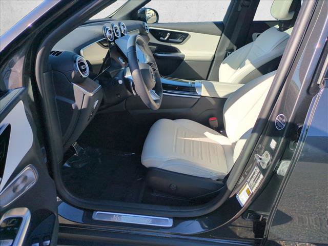 Used 2025 Mercedes-Benz GLC 350e 4MATIC image 17